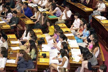 Πέντε ημέρες θα διαρκέσουν οι εργασίες της Βουλής των Εφήβων