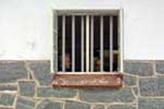 Βρετανός κρατούμενος ζητά από δικαστήριο να του χορηγηθούν προφυλακτικά