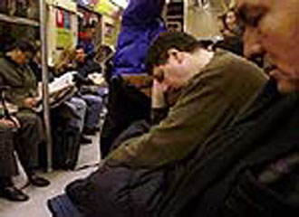 Nυχτερινή εργασία: Eπιζήμια για τους εργαζόμενους αλλά και για την κοινωνία