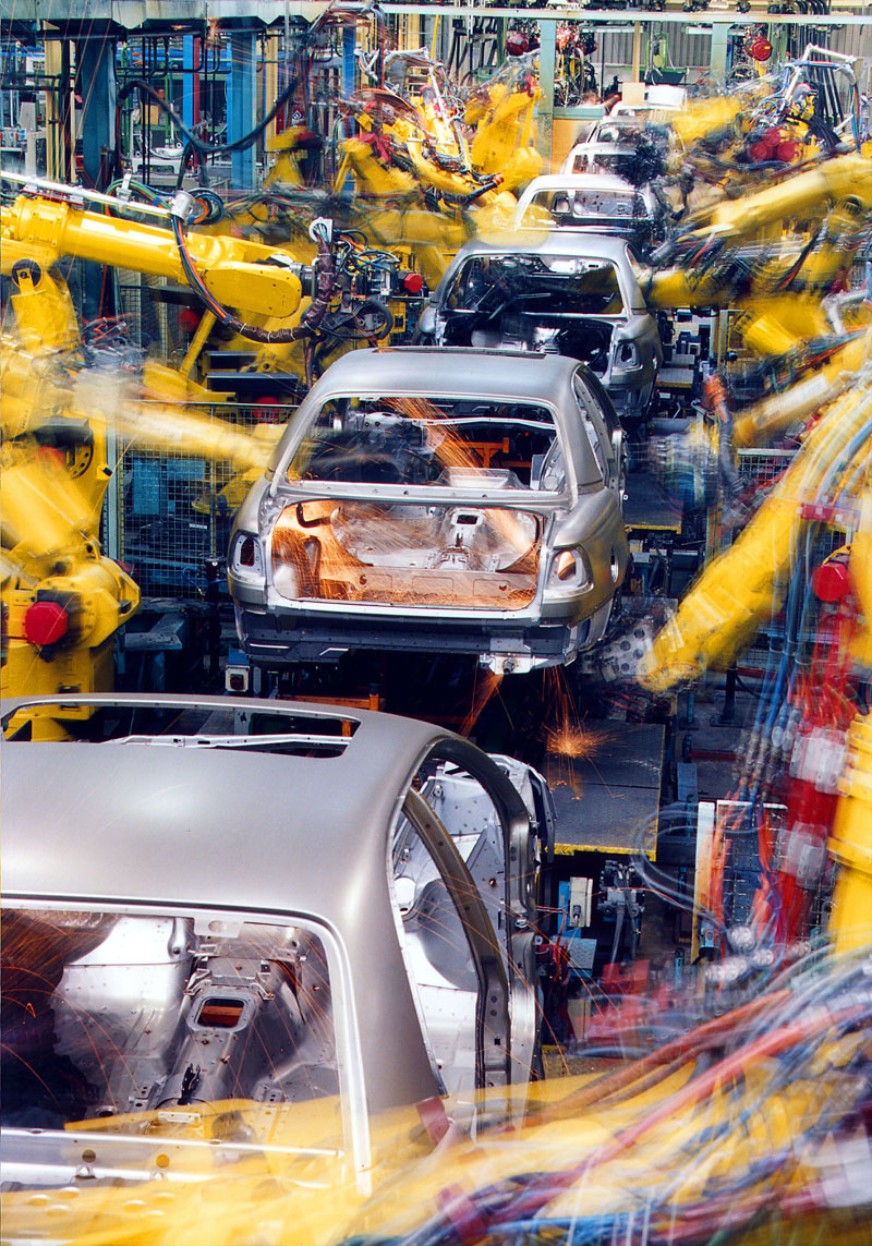 Σε μείωση παραγωγής και απολύσεις προχωρά η GM Ευρώπης