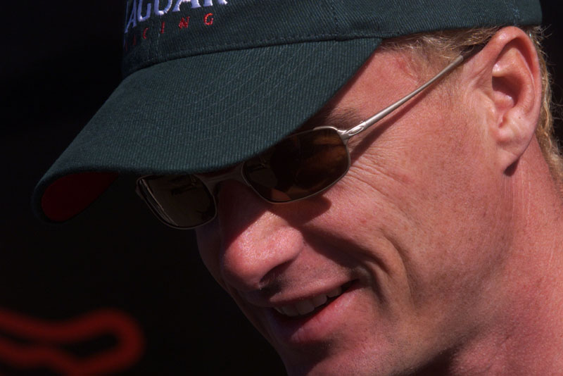 Αμφίβολη η επιστροφή του M.Hakkinen στη F1, σύμφωνα με τον E.Irvine