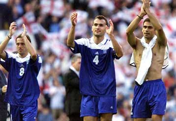 Πως αντιμετώπισε ο βρετανικός Τύπος την παρουσία της Ελλάδας στο Old Trafforf