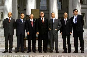 Η τρομοκρατία καθυστερεί την «ανάρρωση» της παγκόσμιας ανάπτυξης, σύμφωνα με τη G7