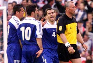 Η επιβεβαίωση του Ρεχάγκελ και η κριτική του στον διαιτητή