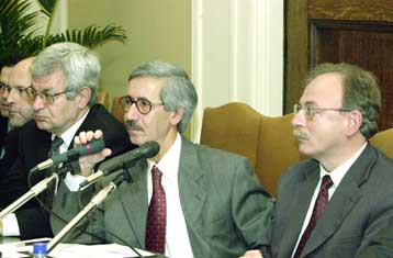 Κύκλο επαφών ξεκινούν οι εισαγγελείς αντιδρώντας στις κυβερνητικές επιθέσεις