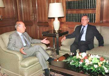 Συνάντηση Σημίτη – Ντελόρ στο Μέγαρο Μαξίμου