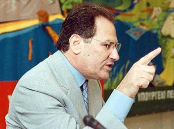 Επιστολή Καραμανλή περί Κτηματολογίου, αφορμή νέας σύγκρουσης με το ΥΠΕΧΩΔΕ