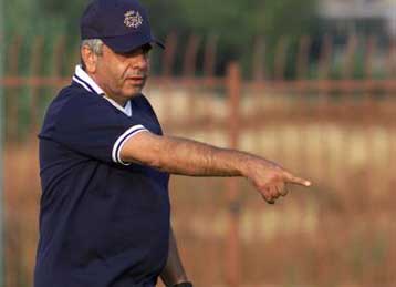 Η εθνική Ελπίδων αναζητεί το αποτέλεσμα στην Αγγλία