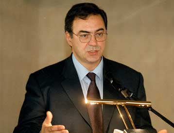 Μόνο το 23% των Ελληνικών Πετρελαίων σε ιδιώτη επενδυτή