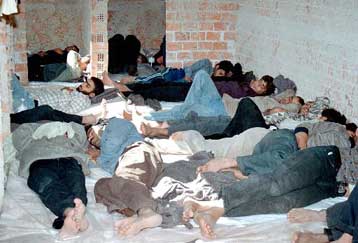 Εκατό λαθρομετανάστες συνελήφθησαν στα Μέθανα – Θαλαμηγοί… θα περιπολούν τις ελληνικές θάλασσες