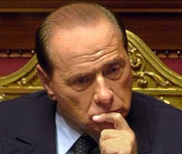 Ο Μπερλουσκόνι υμνεί τώρα το «μεγάλο Ισλάμ»