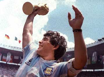 Ο Μαραντόνα κάλεσε τον Κάστρο στον αγώνα προς τιμήν του