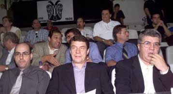 Τα ΜΜΕ της Αγγλίας παρουσιάζουν την εθνική Ελλάδας… διαλυμένη