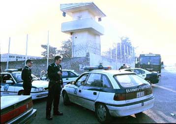 Απεργία πείνας στα σωφρονιστήρια για το νόμο περί αδειών και χρόνου αποφυλάκισης