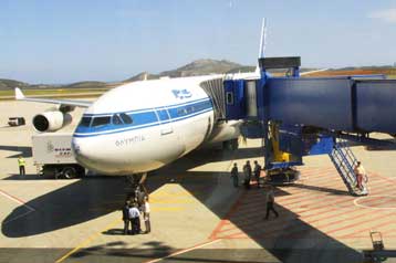 Σε αύξηση των τιμών των εισιτηρίων προσανατολίζονται οι ελληνικές αεροπορικές εταιρείες