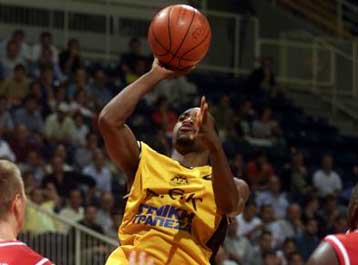 Ο «κιτρινόμαυρος» Χόλντεν ήταν ο MVP της 1ης αγωνιστικής της Α1 μπάσκετ