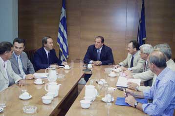 Το σχέδιο προϋπολογισμού του 2002 θα συζητήσουν οι συντονιστές της ΝΔ