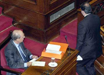 Ανάκαμψη για ΠΑΣΟΚ και Σημίτη αλλά προβάδισμα της ΝΔ δείχνει νέα δημοσκόπηση της V-PRC