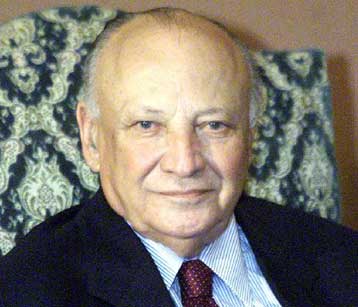 Πίεση από τη διεθνή κοινότητα για την επανέναρξη των διαπραγματεύσεων ζητά ο Γλ.Κληρίδης