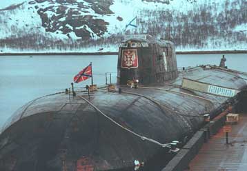 Ξεκίνησε η ανέλκυση του Kursk από το βυθό της θάλασσας του Μπάρεντς