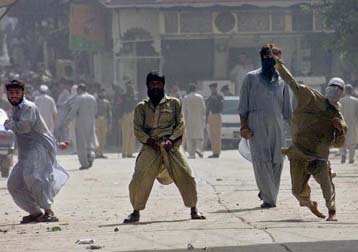 Αιματηρές διαδηλώσεις κατά των ΗΠΑ σε Παλαιστίνη και Πακιστάν