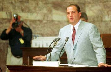 Διαυγής και αταλάντευτη στο θέμα της τρομοκρατίας η θέση της ΝΔ, τόνισε ο Καραμανλής