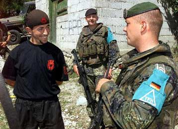 Τη χορήγηση αμνηστίας στους αντάρτες του UCK ανακοίνωσε η κυβέρνηση της ΠΓΔΜ