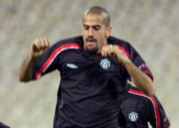 Χωρίς Βερόν η Μάντσεστερ στην Αθήνα