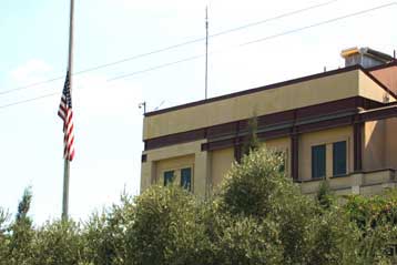 Θωρακίζεται η πρεσβεία των ΗΠΑ στη Λευκωσία για αποτροπή πιθανής τρομοκρατικής επίθεσης