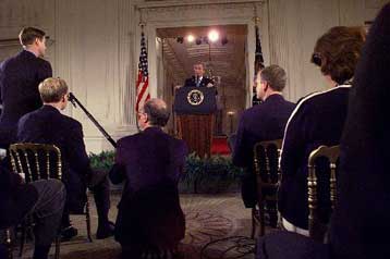 Τον ένα μήνα αμερικανικής δράσης μετά την 11η Σεπτεμβρίου συνόψισε ο Μπους