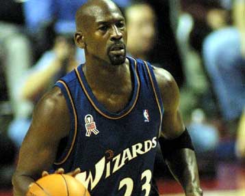 Αποθέωση Τζόρνταν στο (φιλικό) comeback του στην ενεργό δράση