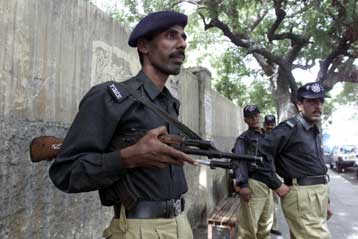 Ανταλλαγή πυρών μεταξύ Πακιστανών και Ταλεμπάν στα σύνορα με το Αφγανιστάν