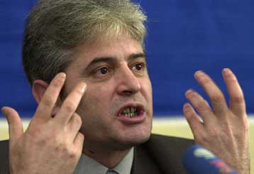 «Ένδειξη καλής θέλησης» χαρακτηρίζουν οι Αλβανοί αντάρτες της ΠΓΔΜ την απόφαση για αμνηστία