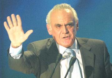 Ενωτικός αλλά υπό προϋποθέσεις εμφανίστηκε ο Τσοχατζόπουλος στην ομιλία του στο ΟΑΚΑ