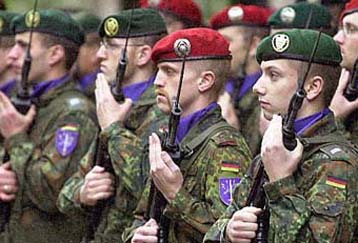 Η ΕΕ είναι έτοιμη να στείλει επιπλέον στρατεύματα στα Βαλκάνια εάν φύγουν οι Αμερικανοί