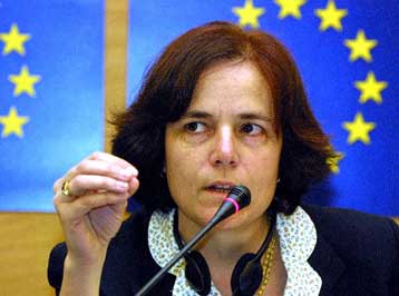 Προειδοποίηση απευθύνει η Κομισιόν προς τις ΗΠΑ για την ενίσχυση των αεροπορικών εταιρειών