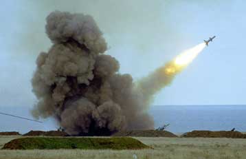 Ο Ουκρανός υπουργός Αμυνας παραδέχεται ότι πύραυλος έπληξε κατά λάθος το ρωσικό Tupolev