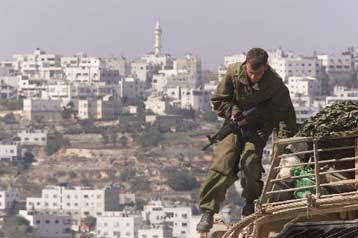 Ένας Παλαιστίνιος νεκρός στη Δυτική Όχθη – Στη Βρετανία τη Δευτέρα ο Αραφάτ