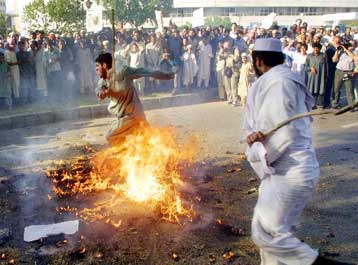 Νεκρός ένα διαδηλωτής στο Πακιστάν κατά τη διάρκεια διαδήλωσης υπέρ των Ταλεμπάν