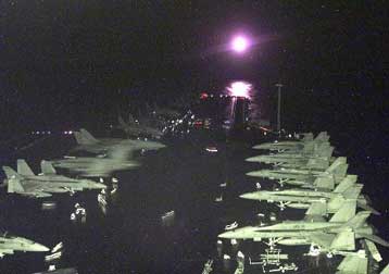 Για όγδοη νύχτα σφυροκοπούν το Αφγανιστάν οι ΗΠΑ και οι σύμμαχοί τους