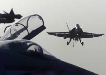 Στην Καμπούλ και στο Κανταχάρ χτυπούν οι Αμερικανοί – Πολλοί άμαχοι νεκροί, υποστηρίζουν οι Ταλιμπά