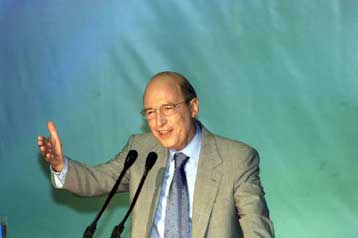 Ριζικές οι αλλαγές που μελετά ο πρωθυπουργός στο κυβερνητικό σχήμα