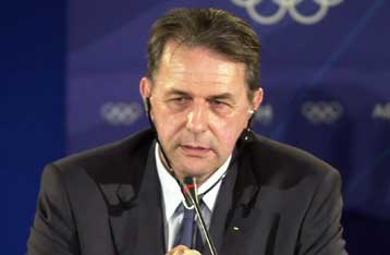 Για το Κέντρο Ολυμπιακής Εκεχειρίας συζήτησαν ο πρόεδρος της ΔΟΕ και ο ΥΠΕΞ