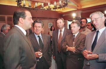 Για τις διεθνείς εξελίξεις και την πορεία της Ευρώπης συζήτησαν ο πρόεδρος της ΝΔ και οι πρεσβευτές