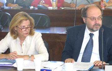 Ενώπιον της αρμόδιας Επιτροπής της Βουλής οι πρόεδροι της ΕΡΤ και του ΕΣΡ