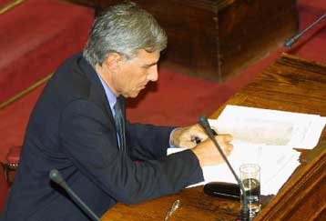 Κριτική από την αντιπολίτευση στο νομοσχέδιο για τον ΟΑΕΔ και την «ενοικίαση» εργαζομένων