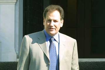 Υπέρ του ανασχηματισμού από μηδενική βάση ο υπουργός ΠΕΧΩΔΕ