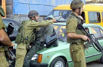 Το Ισραήλ απαγόρευσε στον Γιασέρ Αραφάτ να χρησιμοποιήσει το αεροδρόμιο της Ράφα