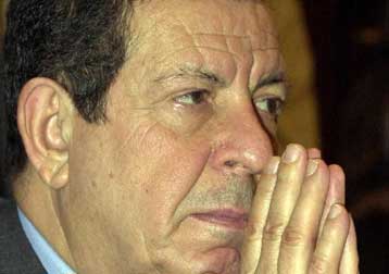 «Σφιχτός» ο τουρκικός προϋπολογισμός του 2002 που παρουσιάστηκε την Πέμπτη