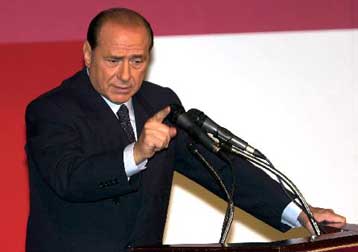 Δυσφορεί η Ιταλία για τον αποκλεισμό της από τη συνάντηση Σιράκ – Μπλερ – Σρέντερ